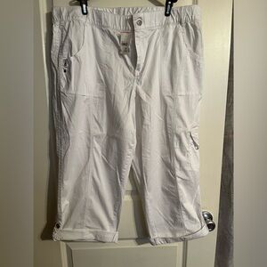 NWT white cargo capris